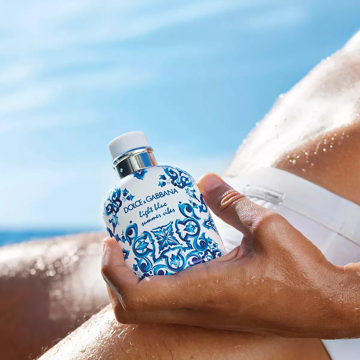 115-light-blue-summer-vibes-4.2-oz-edt-for-men-5.webp Light Blue Summer Vibes 4.2 oz EDT for men