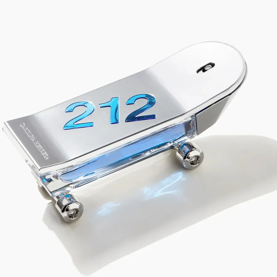 512-carolina-herrera-212-heroes-forever-young-3.0-oz-edt-for-men-5.webp Carolina Herrera 212 Heroes Forever Young 3.0 oz EDT for men