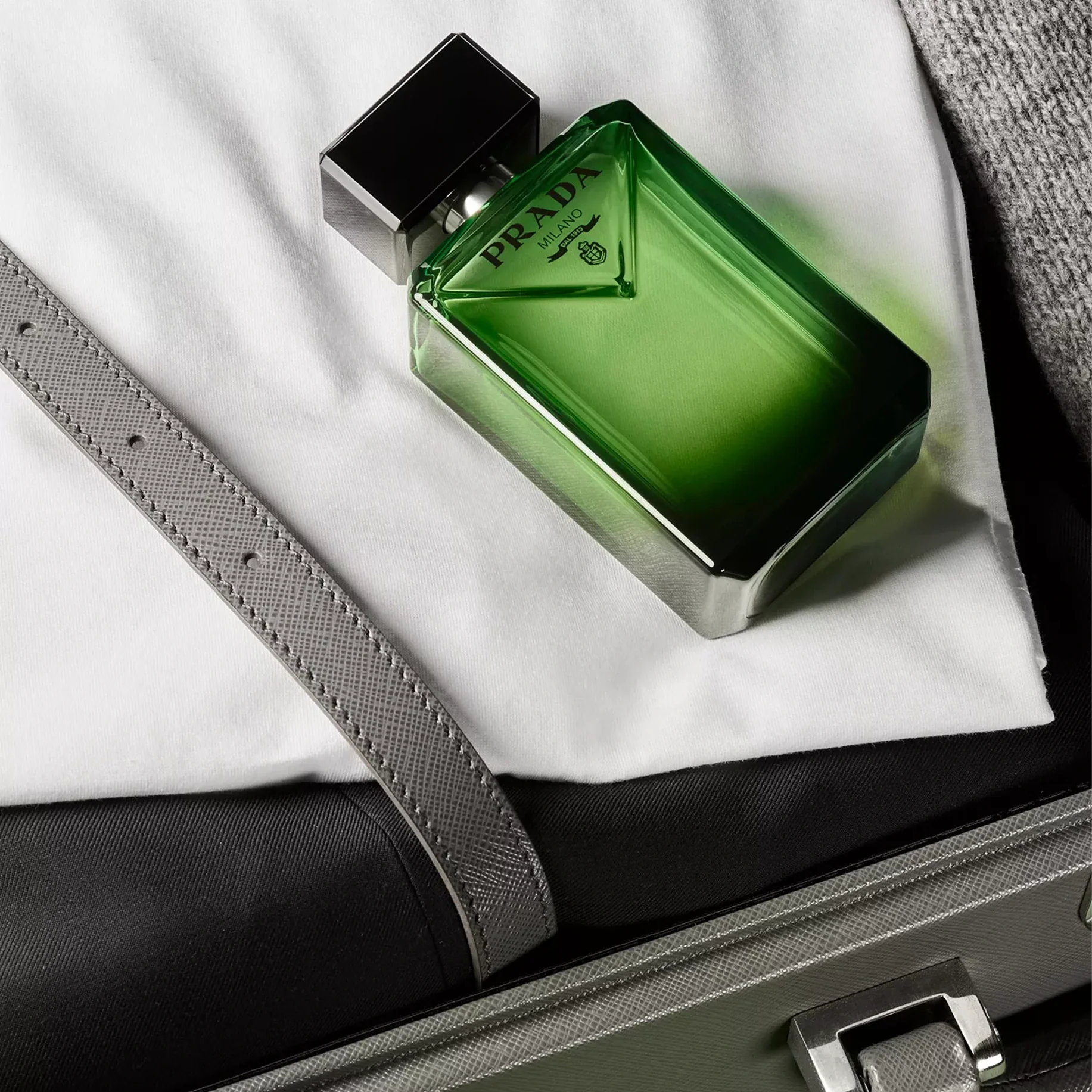579-paradigme-3.3-oz-edp-for-men-2.webp Paradigme 3.3 oz EDP for men