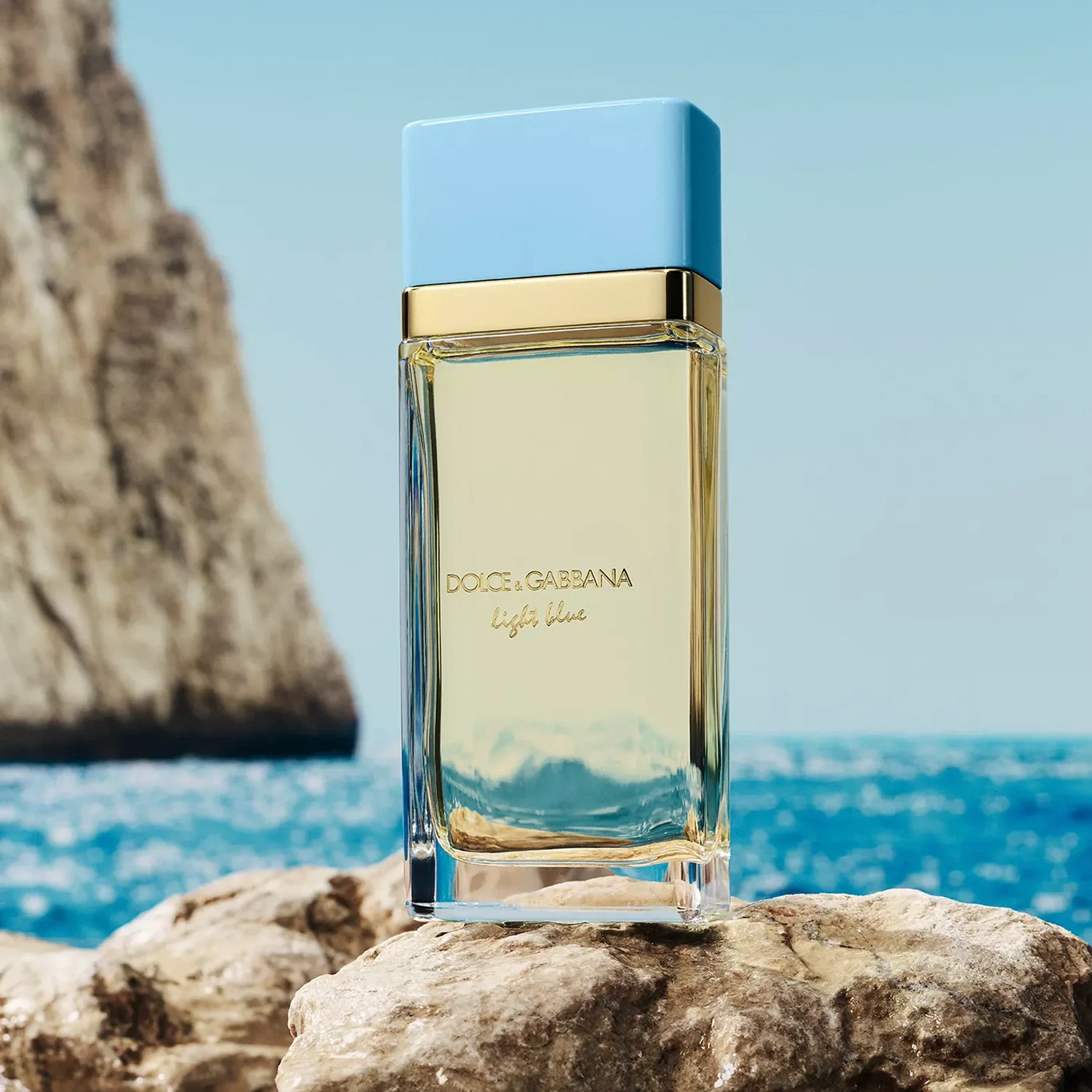 582-light-blue-3.4-oz-edp-for-women-4.webp Light Blue 3.4 oz EDP for women