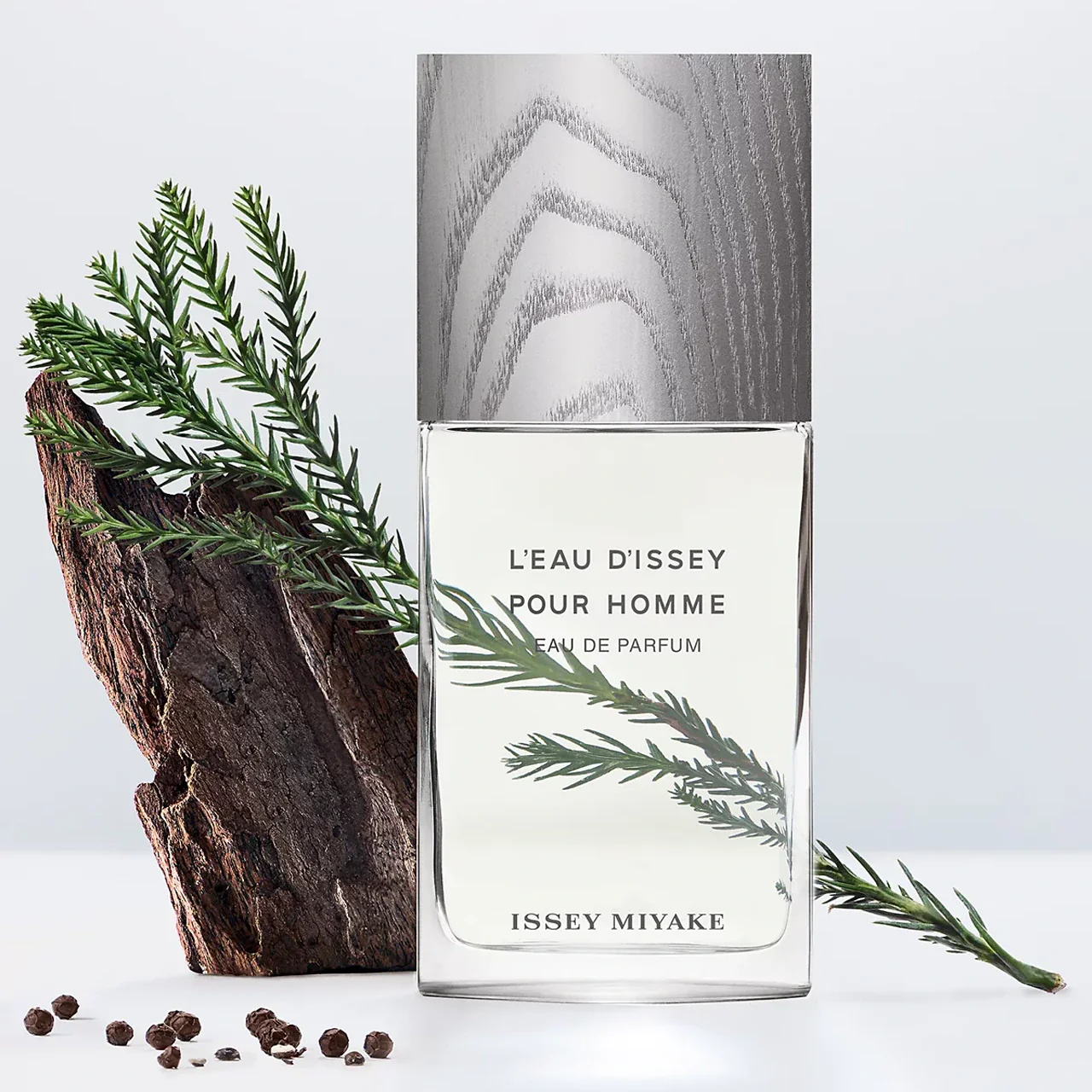 663-l-eau-d-issey-pour-homme-4.2-oz-edp-refillable-2.webp L'eau D'issey Pour Homme 4.2 oz EDP Refillable