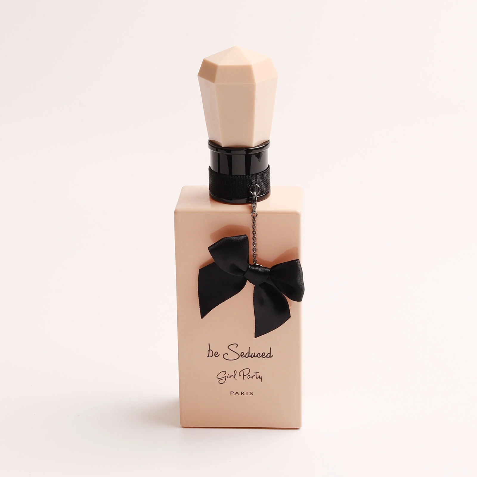 900-be-seduced-girl-party-3.4-oz-edp-for-women-2.webp Be Seduced Girl Party 3.4 oz EDP for women